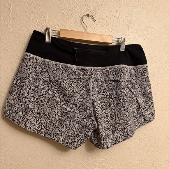 lululemon athletica Shorts - Picture 4 of 9
